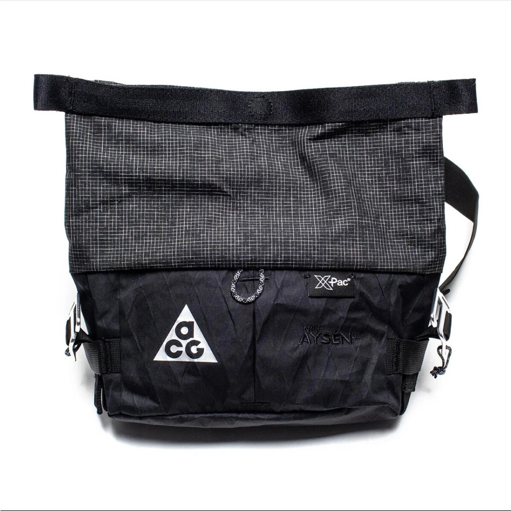 Nike ACG Aysen Fanny Pack Bag Crossbody Roll Top 3L Black/Silver DV4051-011 NWT - Picture 2 of 6